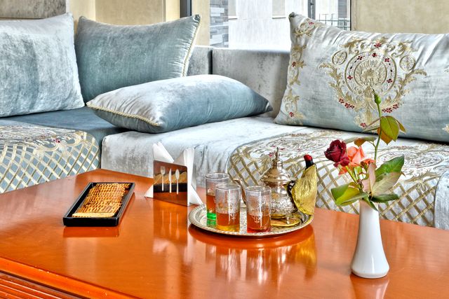 The Soul of the Maghreb: A Guide to Moroccan Hospitality